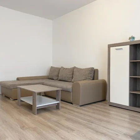 Apartment Egyetemvaros B. Apartman *