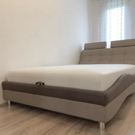 Egyetemvaros B. Apartman Apartment Pecs